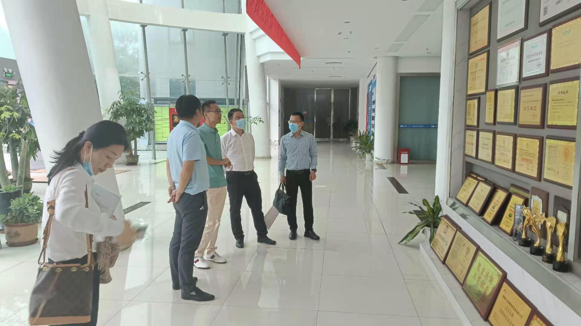 【企業新聞】明光市招商考察團蒞臨漢斯頓集團，開展參觀考察